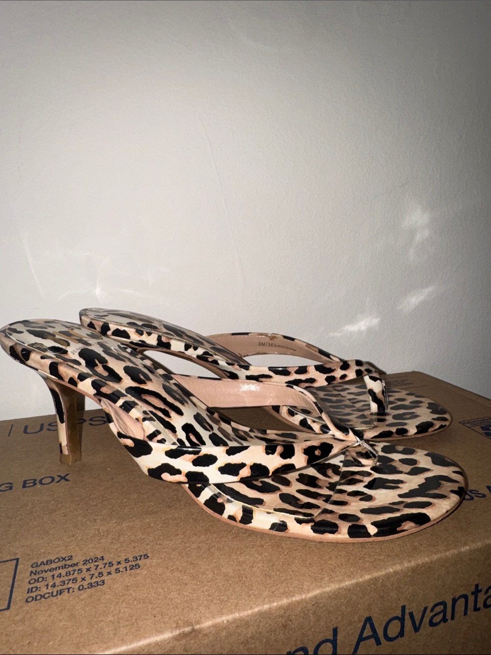 Jennifer Lopez Leopard Cheetah Print Thong Heel Sandals - Size 6